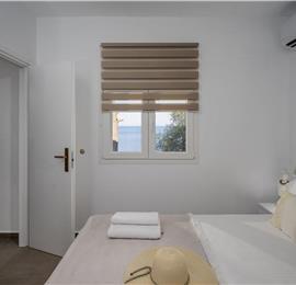 4 bedroom villa with pool by the sea, near Corfu town, sleeps 8